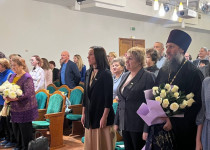 photo_5255705812184191662_y