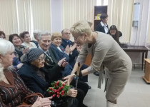 Поздравление жителей блокадного Ленинграда в Сормовском районе