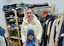 В Соседском центре «На Молодежном» продолжает работать социальная программа «Банк вещей»