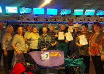 Встреча по боулингу состоялась между командами ТОС № 10 «Мончегорский» и ТОС № 16 поселка Мостоотряд