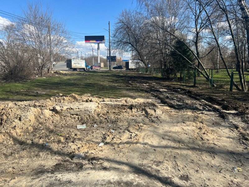 Территория у школы №98