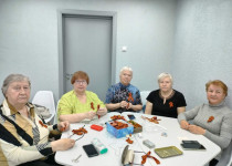 Мастер-класс по изготовлению броши «Георгиевская ленточка» в ТОС микрорайона по улицам Коминтерна-Свободы и поселка Володарский