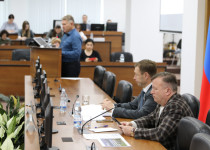 С планами по изменению схемы дорожного движения на ряде участков в черте города ознакомились члены постоянной комиссии Думы по транспорту и дорожному хозяйству