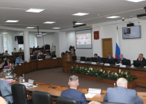 Депутаты приняли решение о присвоении почетных званий заслуженным работникам социально-важных сфер деятельности