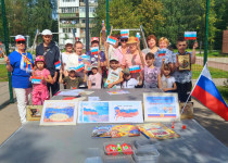 Праздничные мероприятия к Дню Государственного флага Российской Федерации прошли в ТОС Автозаводского района