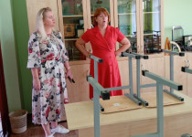 Юлия Мантурова оценила состояние школ Московского района