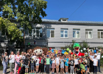 Детский праздник «Из лета – в школу» прошел при поддержке  Марии Самоделкиной