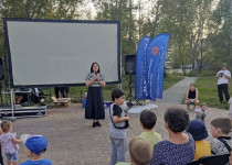 Инна Ванькина посетила праздник «Всем двором» в Канавинском районе