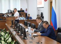 Машины без госномеров предложено принудительно эвакуировать с платных парковок