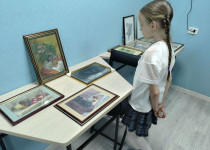 В ТОС № 4 прошла выставка картин «Взгляни на мир с вдохновением»