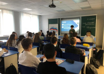 Ольга Балакина организовала урок финансовой грамотности  для учеников 9 класса школы №22