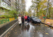 Оксана Дектерева провела мониторинг благоустройства территории  на улице Кудьминской