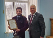 Заместитель председателя городской Думы Владимир Тарасов 8 ноября принял участие в торжественном собрании, приуроченном к празднованию Дня сотрудника органов внутренних дел. В отделе полиции № 1 УМВД России по Нижнему Новгороду правоохранители принимали