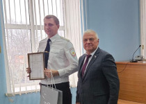 Заместитель председателя городской Думы Владимир Тарасов 8 ноября принял участие в торжественном собрании, приуроченном к празднованию Дня сотрудника органов внутренних дел. В отделе полиции № 1 УМВД России по Нижнему Новгороду правоохранители принимали