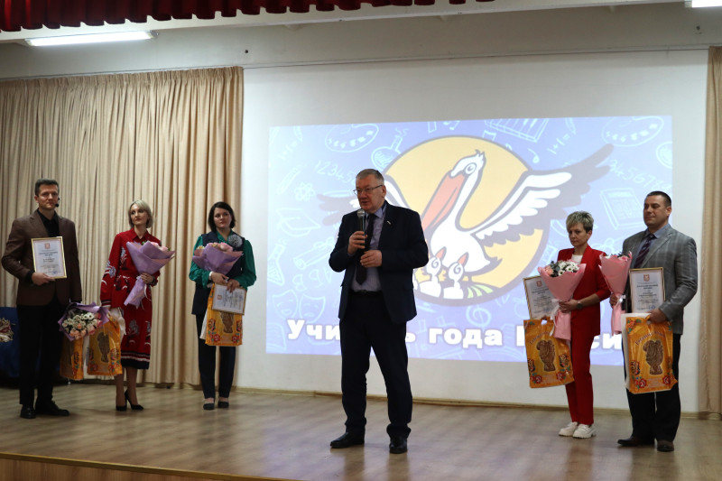 Николай Сатаев поприветствовал финалистов конкурса «Учитель года-2025»