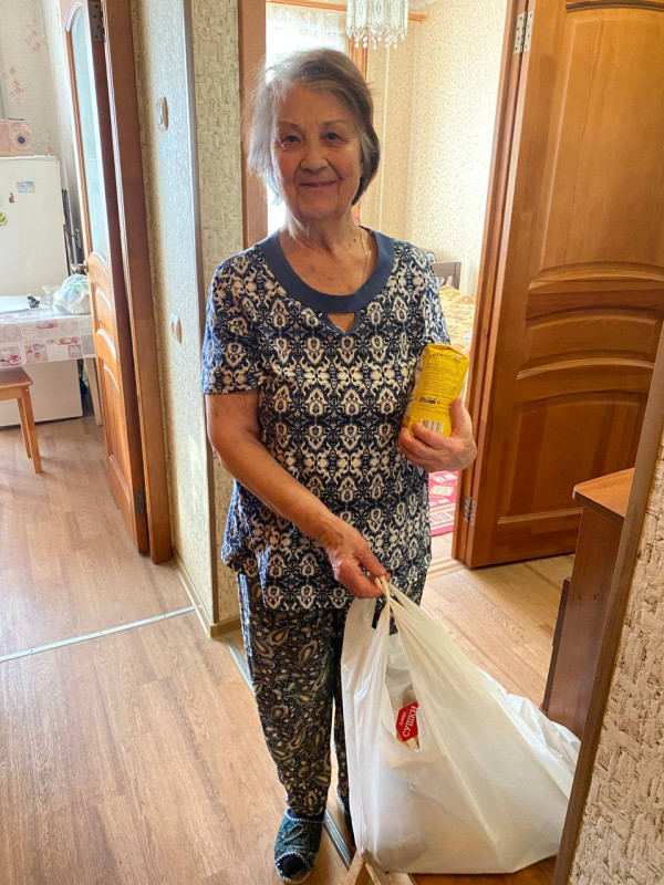 Оксана Дектерева передала продуктовые наборы нуждающимся нижегородцам и семьям вынужденных переселенцев