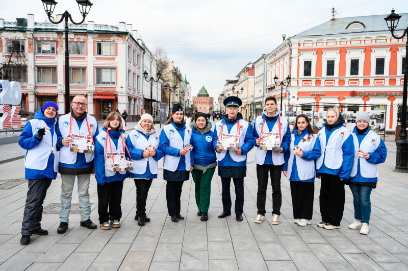 Благотворительную акцию «Красная гвоздика» организовала депутат Мария Самоделкина