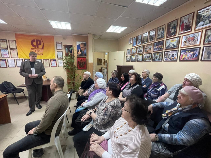 Алексей Кожухов рассказал избирателям о своей депутатской деятельности