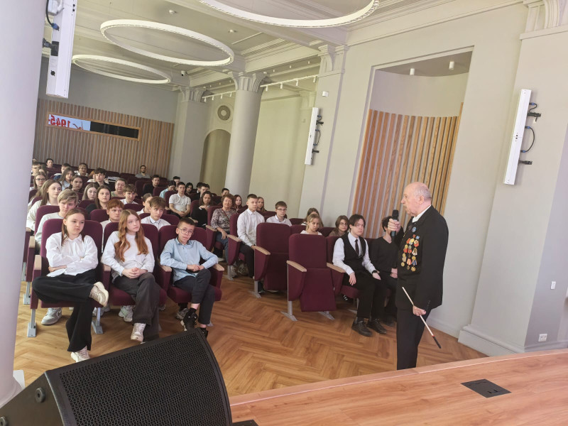 Урок мужества в рамках проекта ТОС №6: «Кинолекторий Победы»