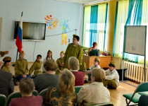 Встреча поколений: школьники ТОС №6 поздравили ветеранов с Днём Победы