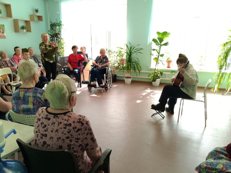 Праздничный концерт в подарок ветеранам Московского района!