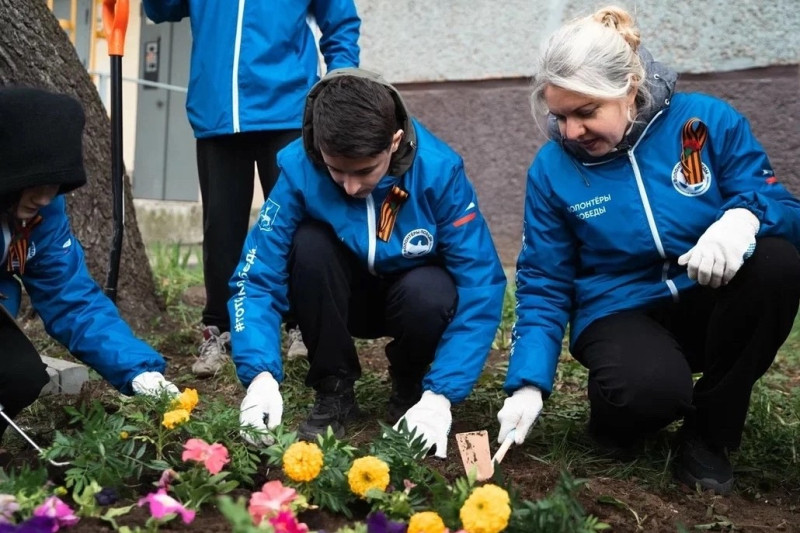 Мария Самоделкина организовала акцию «Палисадник Победы»