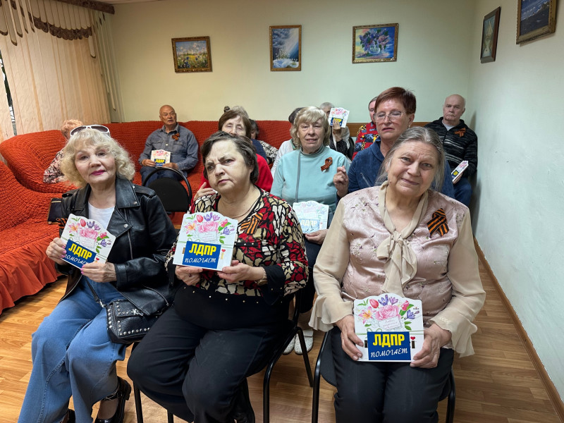 Николай Чернышов поздравил с Днем Победы Комплексный центр социального обслуживания населения «Мыза»