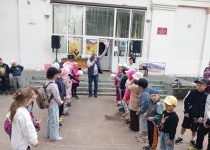 Развлекательно-игровая программа для детей прошла на территории ТОС №15 микрорайона «Доскино»