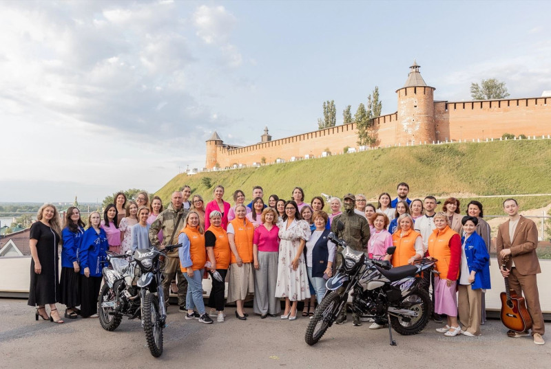 Мария Самоделкина совместно с волонтерами передали в зону СВО два мотоцикла