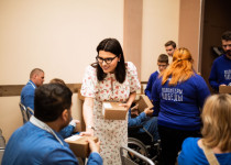 Мария Самоделкина организовала праздник для участников СВО в военном госпитале