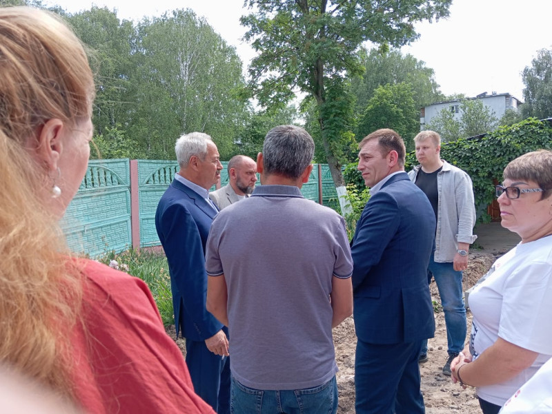 Марк Фельдман проверил ход благоустройства на объекте в рамках проекта «Вам решать!»