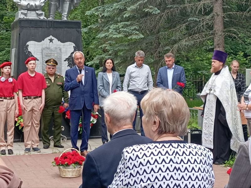 Депутат Марк Фельдман принял участие в мероприятии, посвященном Дню памяти и скорби