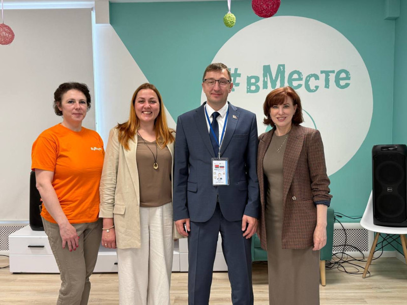 Председатель Минского городского Совета депутатов Артем Цуран посетил соседский центр на улице Донецкой