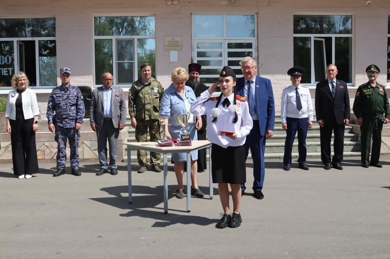 Николай Сатаев вручил аттестаты выпускникам 9-х классов  Нижегородской кадетской школы им. Героя России И.В. Гурова