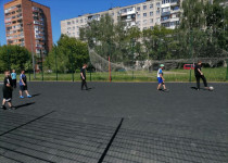 Встреча по футболу среди дворовых команд в сквере им. Прыгунова