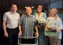 Мария Самоделкина поздравила с днем рождения ветерана войны Исаака Ясиновского