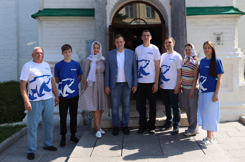 Евгений Чинцов напутствовал волонтеров, отправившихся в лагерь Серафимо-Дивеевского монастыря