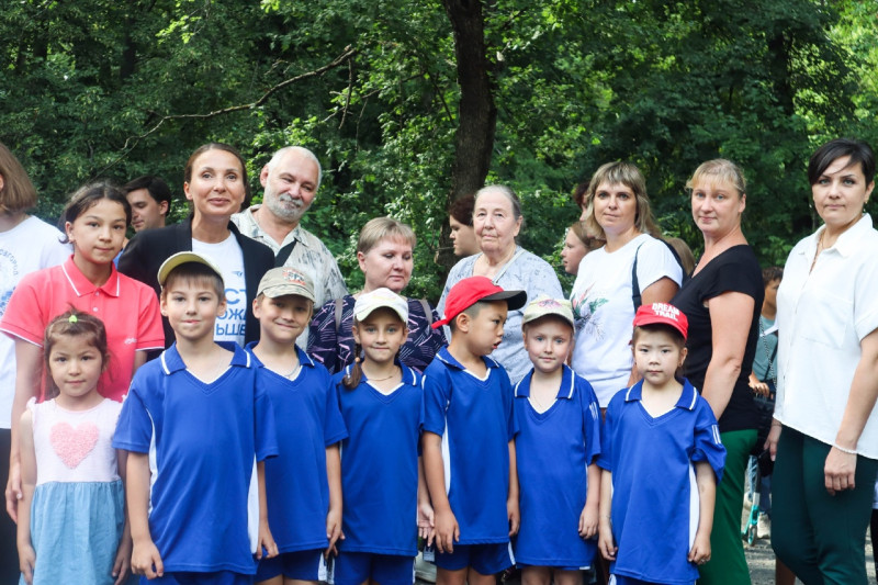 Оксана Смолина приняла участие в районном спортивном празднике