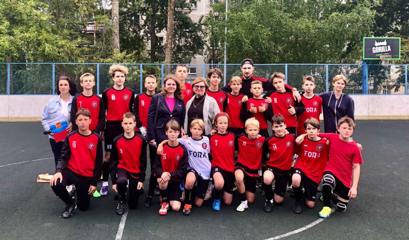 Ольга Балакина поддержала юных футболистов