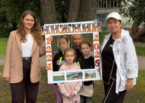 Для жителей ТОС №10 «Мончегорский» прошла семейная игровая программа в честь Дня города