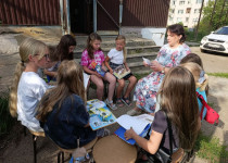 На территории ТОС №16 поселка Мостоотряд прошли громкие чтения в библиотеке им. Радищева для школьников