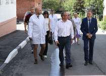 Евгений Чинцов проверил ход ремонта Нижегородского областного госпиталя ветеранов войн