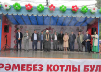 Николай Сатаев поприветствовал гостей праздника Сабантуй