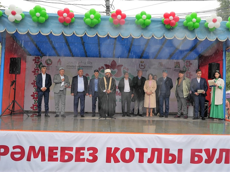 Николай Сатаев поприветствовал гостей праздника Сабантуй