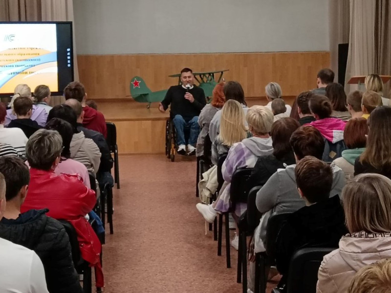 Роман Пономаренко посетил родительское собрание Центра детского (юношеского) технического творчества «Юный автомобилист»