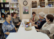 В ТОС № 1 продолжается продолжаются мастер-классы по макияжу