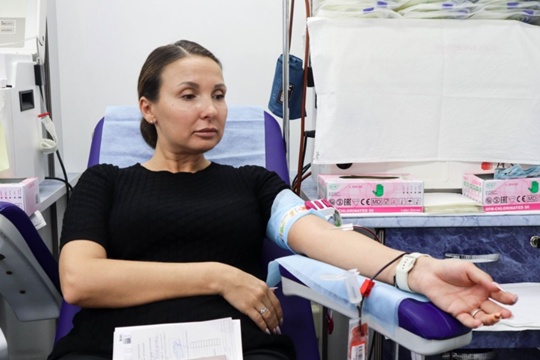 Оксана Смолина приняла участие в акции «Сдать кровь – спасти жизнь»