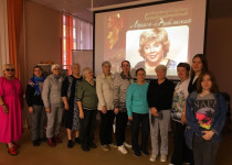 Литературно-музыкальная композиция в библиотеке им. А.С. Макаренко для жителей ТОС №10 «Мончегорский»