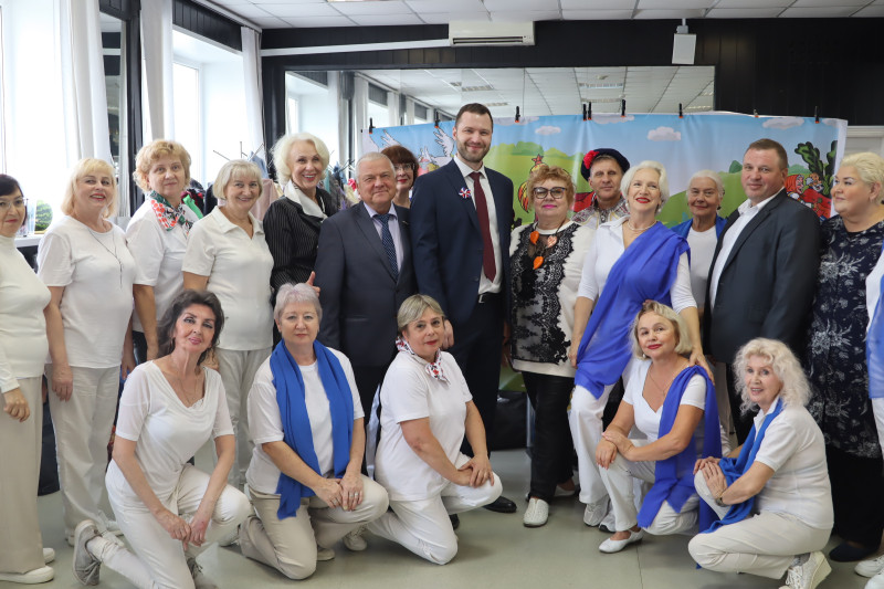 Владимир Тарасов поздравил ветеранский актив  с Днем пожилого человека