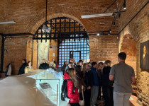 photo_5424702630569048787_y